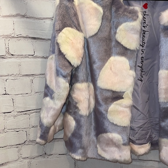 NWOT- DEAR DREW FAUX FUR HEARTS JACKET SZ SM - Picture 2 of 8